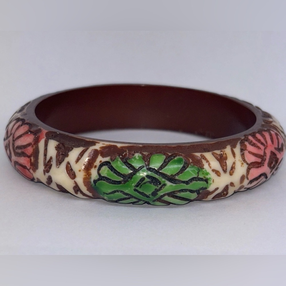Vintage Carved Chunky Bangle Bracket Hand Painted Bakelite?  Resin‎